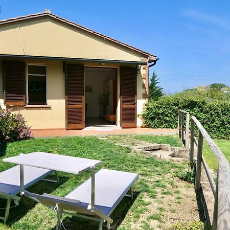 Chalet Elena In Montescudaio, Ground Floor With Fenced Garden المظهر الخارجي الصورة